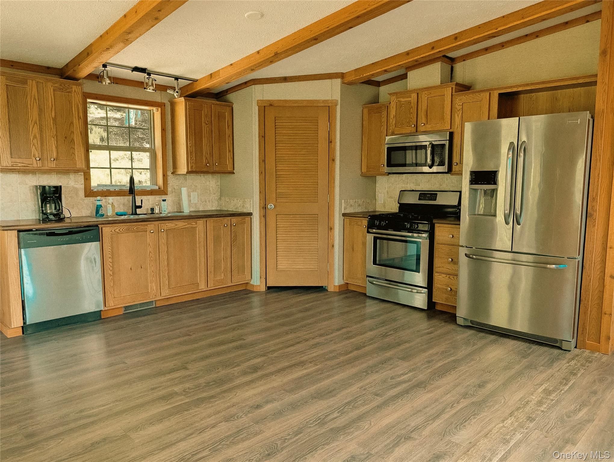 91 White Roe Lake Road Livingston Manor, NY 12758 - Photo 2 of 11