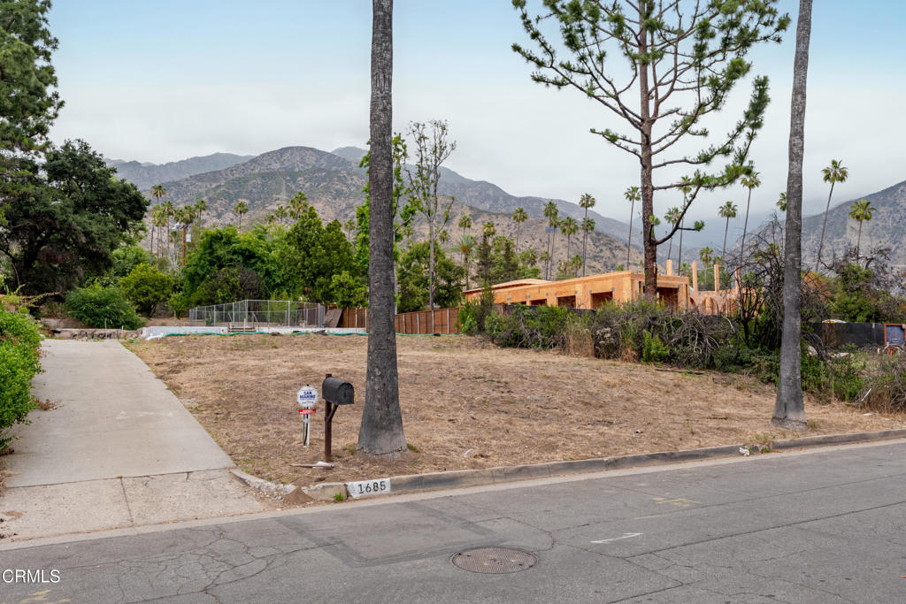 1685 Braeburn Road Altadena, CA 91001 - Photo 1 of 25 1685 Braeburn Rd