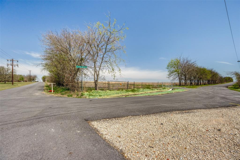 802 Riddels Road Sherman, TX 75092 - Photo 3 of 13