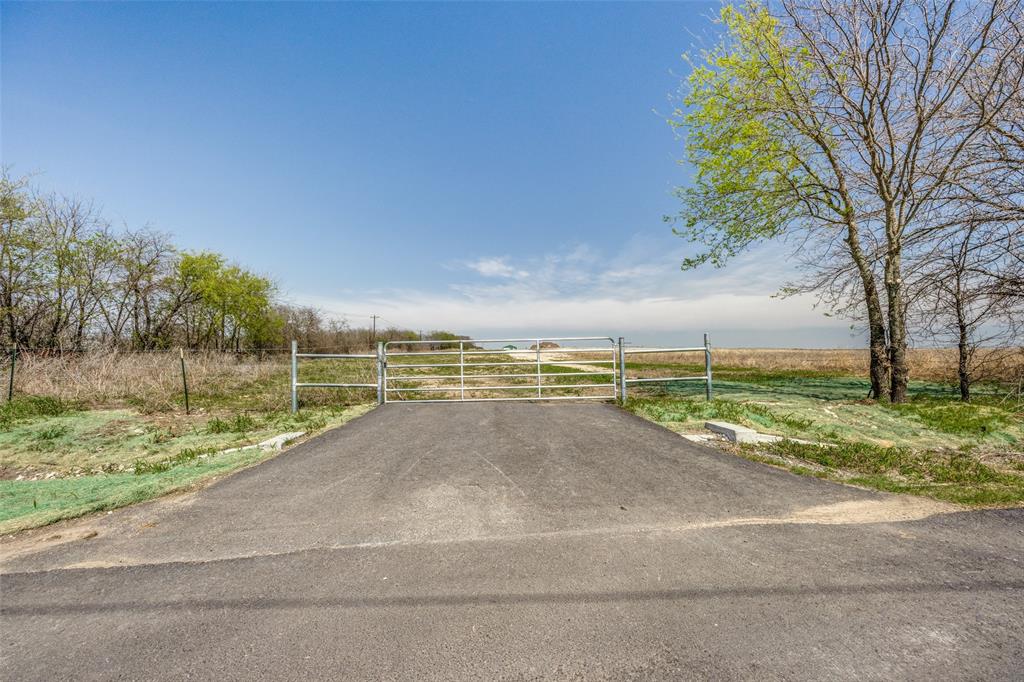 802 Riddels Road Sherman, TX 75092 - Photo 4 of 13