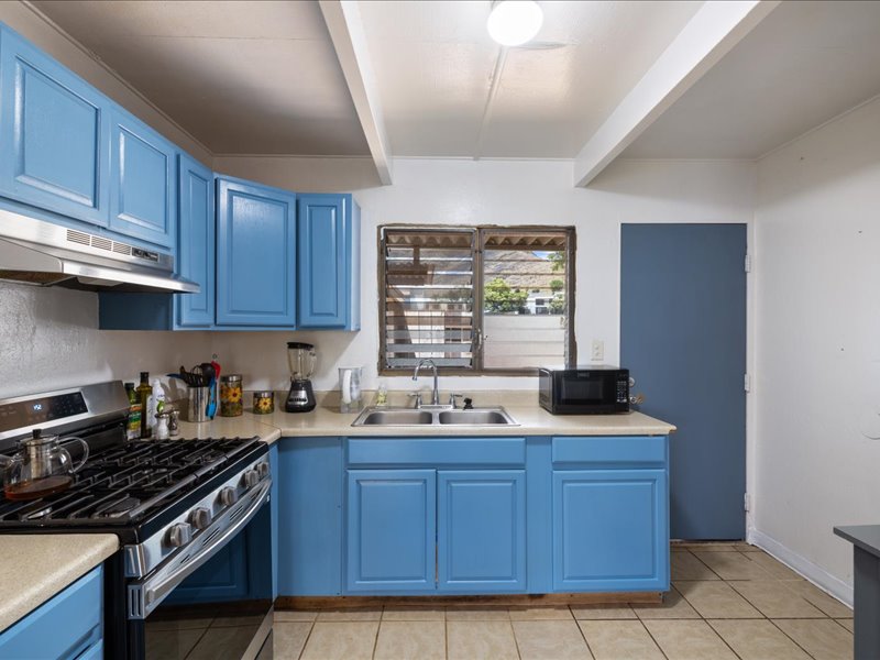 87-182 Helelua Street, Unit 2 Waianae, HI 96792 - Photo 3 of 18 Gallery Image 3