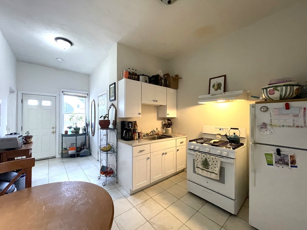 3 Cedar Street, Unit 2 Cambridge, MA 02140 - Photo 1 of 6