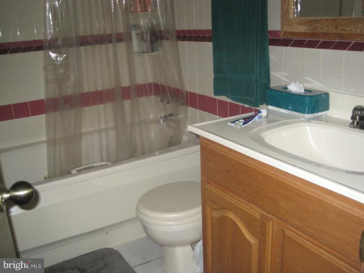 12 Robertson Road East Windsor, NJ 08520 - Photo 24 of 25 Bathroom