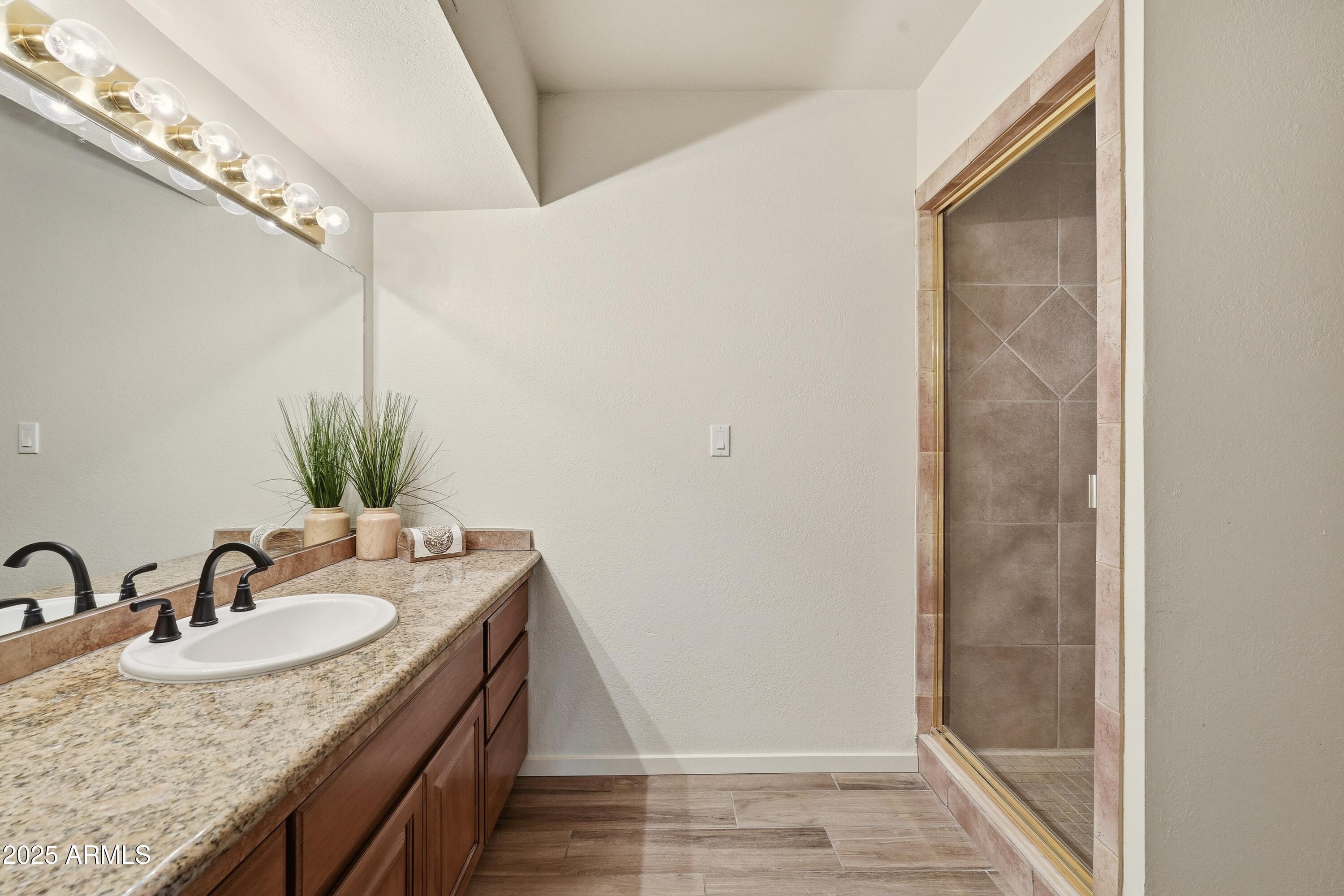 36618 Wild Flower Road Carefree, AZ 85377 - Photo 26 of 60 2ND BATHROOM OFF KITCHEN