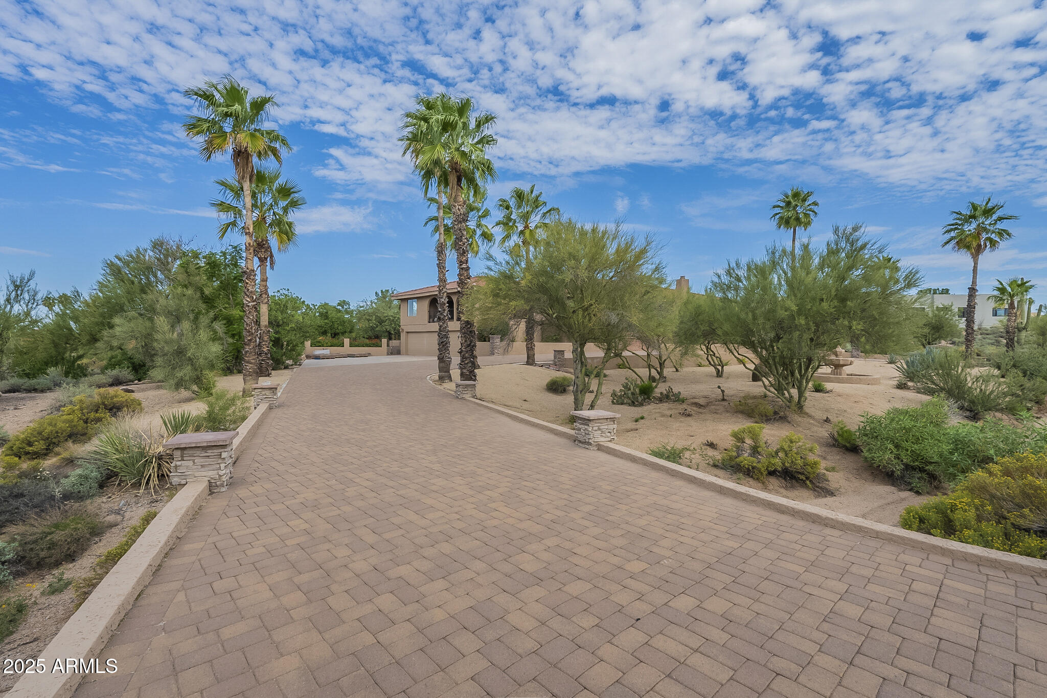 36618 Wild Flower Road Carefree, AZ 85377 - Photo 4 of 60 MILES OF DRIVEWAY!