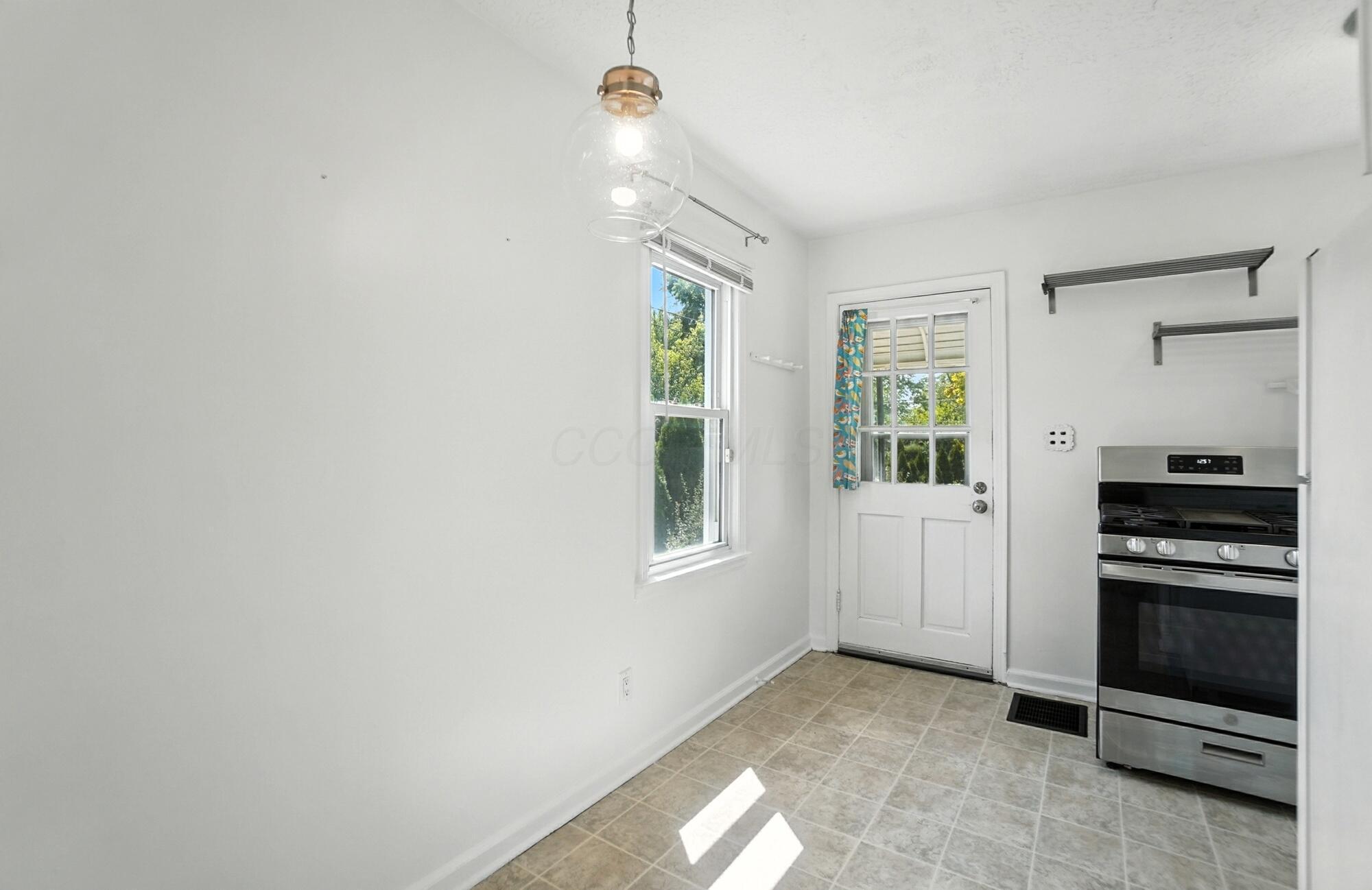 2553 Audubon Road Columbus, OH 43211 - Photo 12 of 53 059
