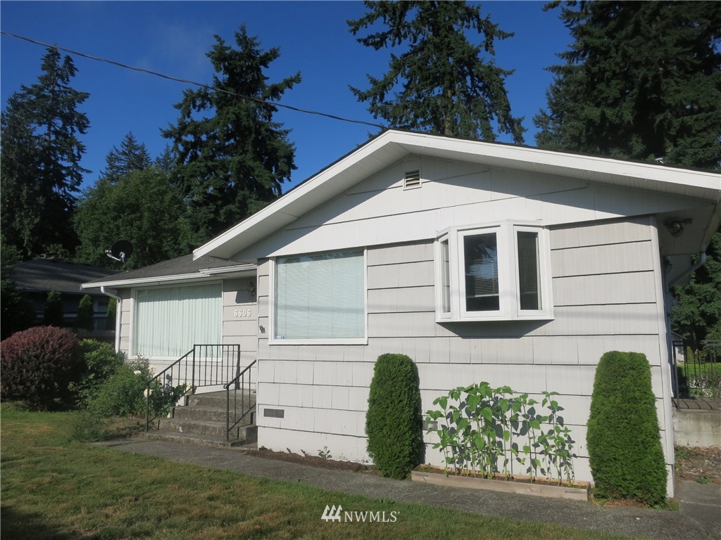 6606 Willow Road Everett, WA 98203 - Photo 2 of 25
