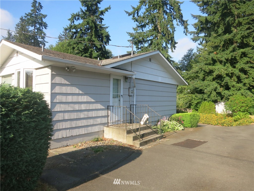 6606 Willow Road Everett, WA 98203 - Photo 3 of 25