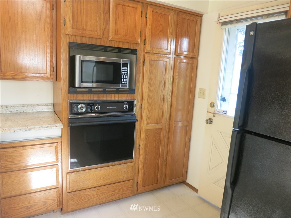6606 Willow Road Everett, WA 98203 - Photo 8 of 25