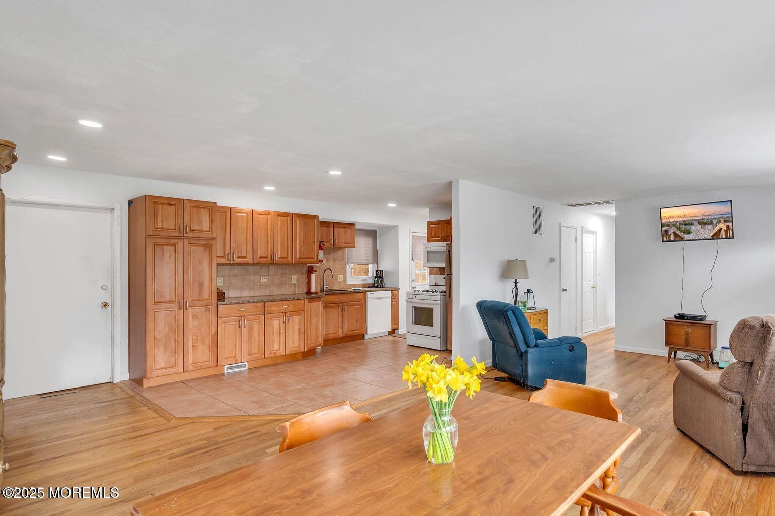 1272 Aldrich Road Jackson, NJ 08527 - Photo 12 of 38 10 1272