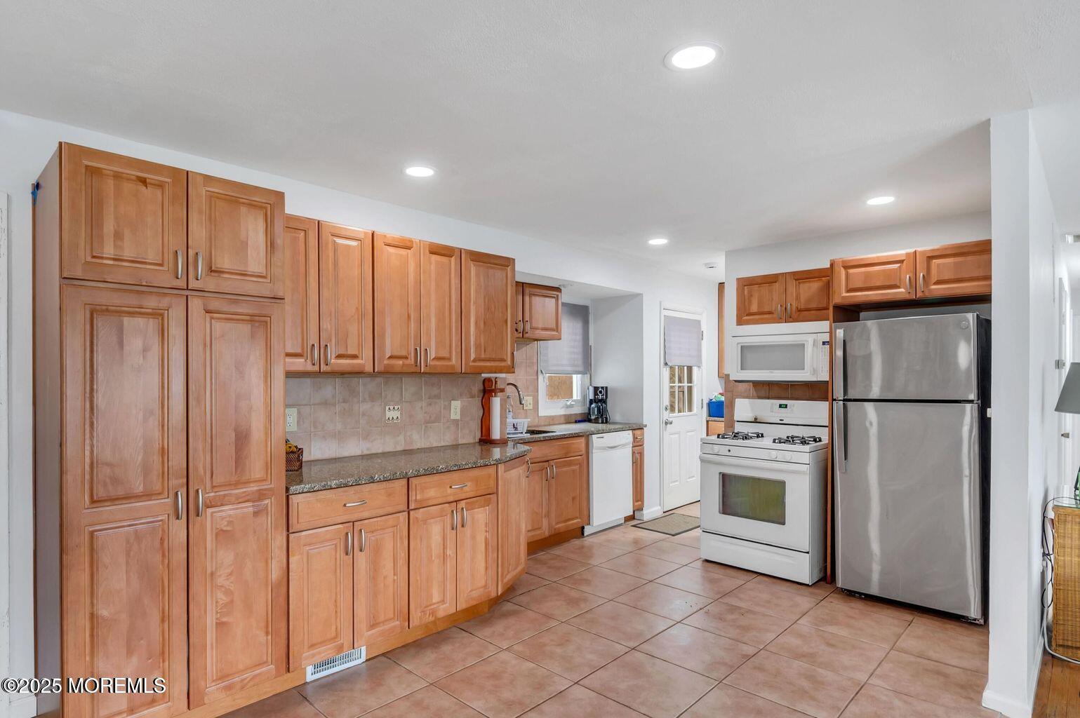 1272 Aldrich Road Jackson, NJ 08527 - Photo 16 of 38 13 1272