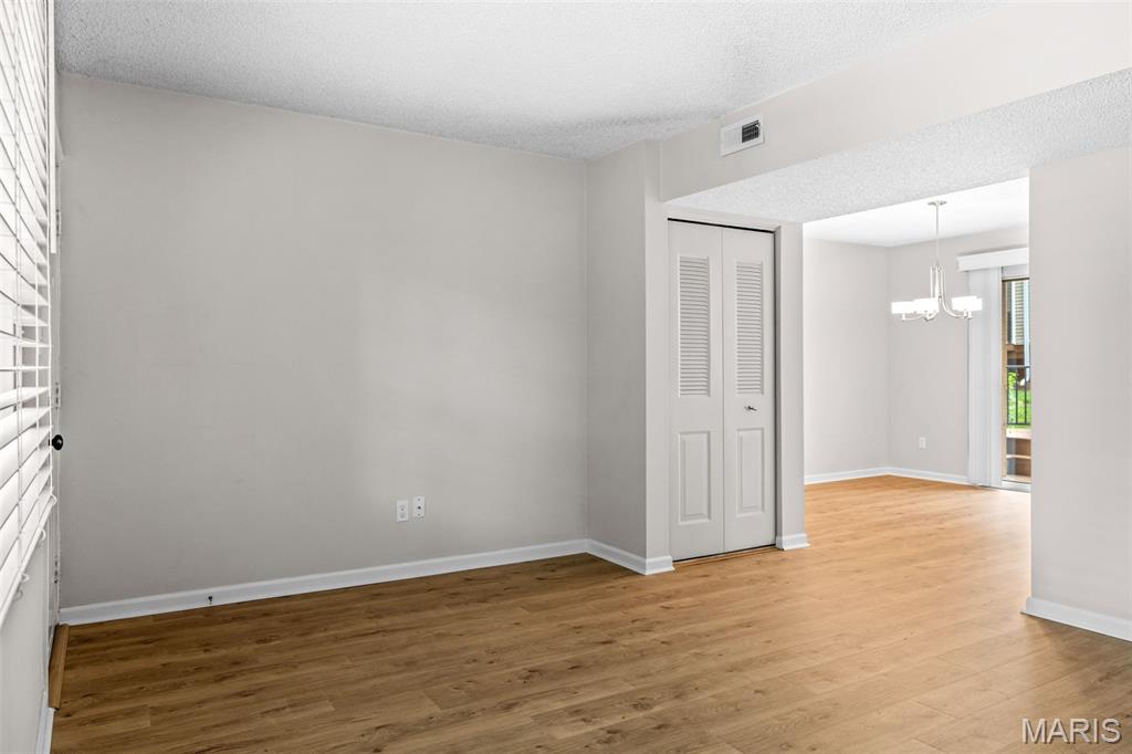 8929 Cardinal Terrace St. Louis, MO 63144 - Photo 5 of 43