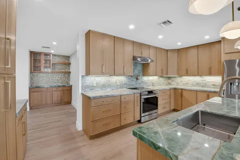 $1,050,000 | 8 Slash Pine Villas, Boynton Beach, FL 33436