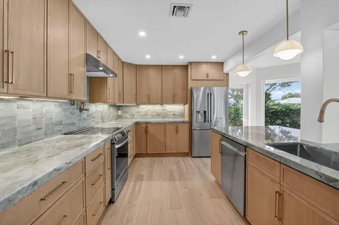 $1,050,000 | 8 Slash Pine Villas, Boynton Beach, FL 33436