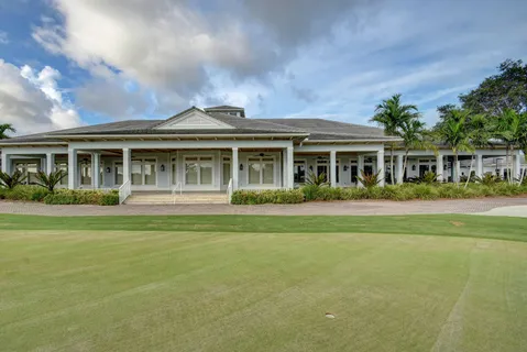 $1,000,000 | 8 Slash Pine Villas, Boynton Beach, FL 33436