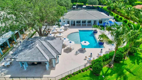 $1,000,000 | 8 Slash Pine Villas, Boynton Beach, FL 33436