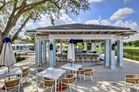 $1,000,000 | 8 Slash Pine Villas, Boynton Beach, FL 33436
