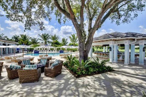 $1,000,000 | 8 Slash Pine Villas, Boynton Beach, FL 33436