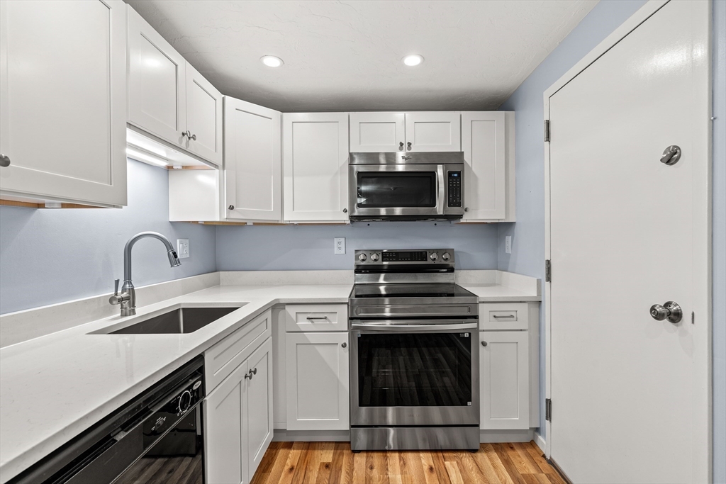 189 Littleton Road, Unit 7 Chelmsford, MA 01824 - Photo 2 of 32 Gallery Image 2