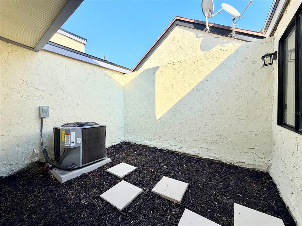 7314 Patio Row Hudson, FL 34667 - Photo 15 of 17