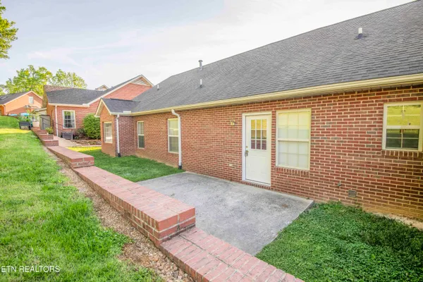 $369,900 | 3016 Ginnbrooke Lane, Knoxville, TN 37920