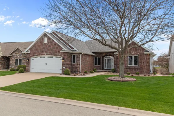 $589,900 | 849 Whisper Falls Lane, Menasha, WI 54952