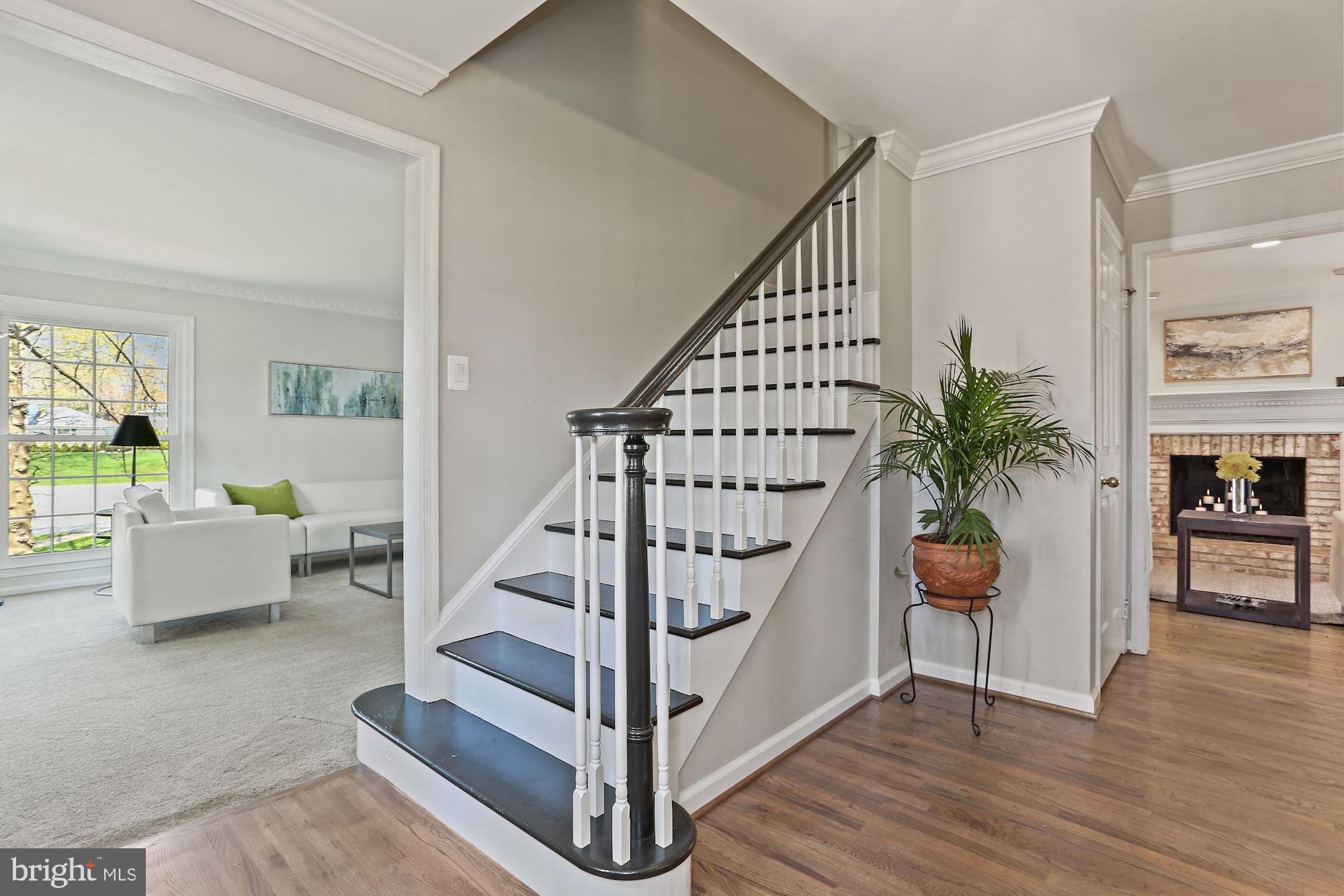 701 Ridge Drive McLean, VA 22101 - Photo 4 of 55