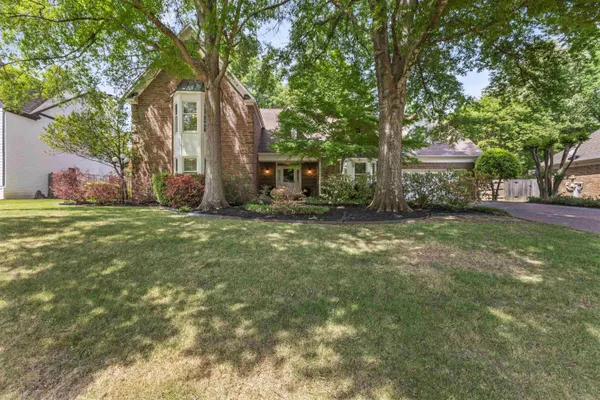 $549,999 | 8106 Meadow Glen Drive, Germantown, TN 38138
