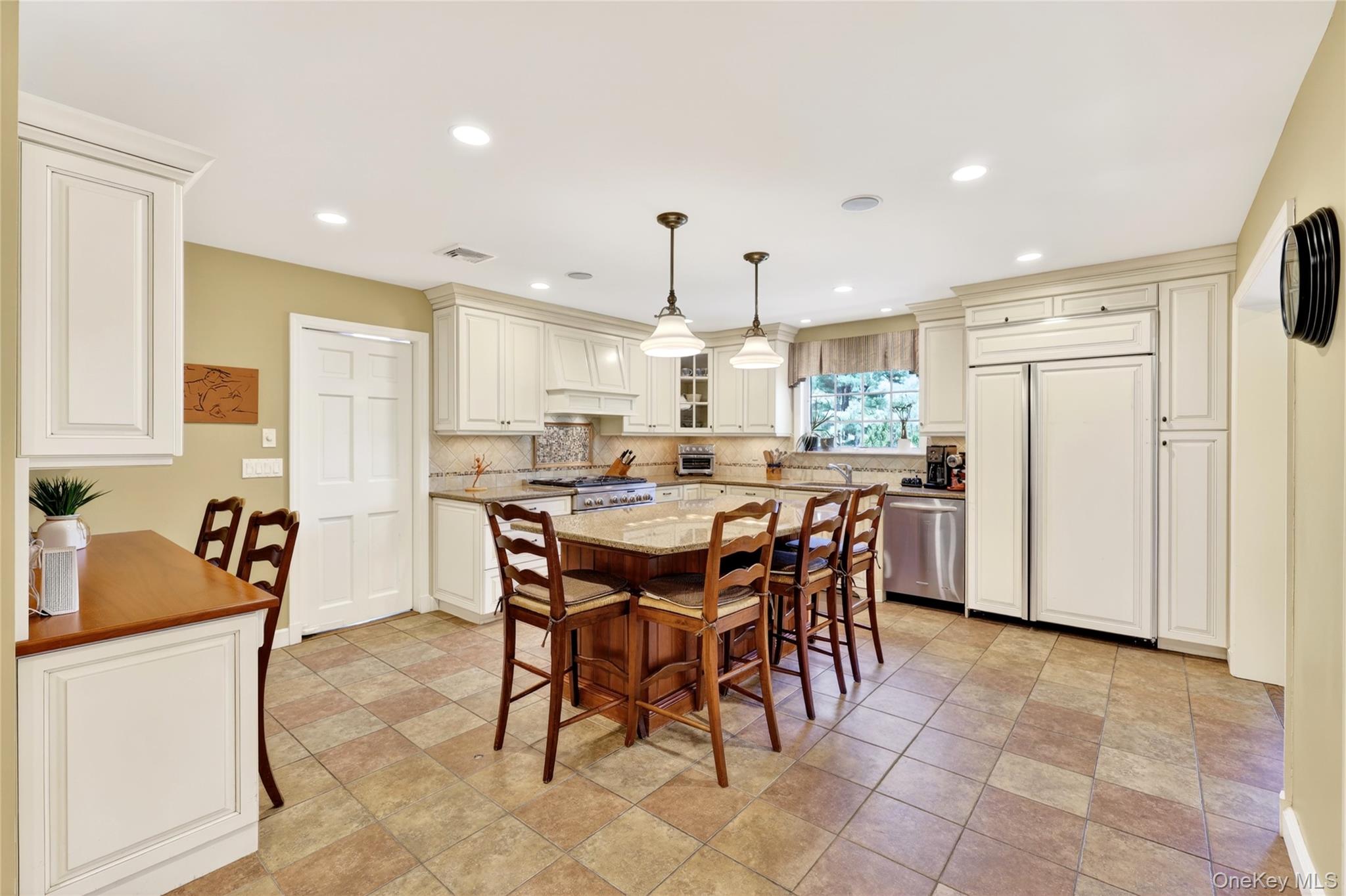 301 Bear Ridge Road Pleasantville, NY 10570 - Photo 10 of 48