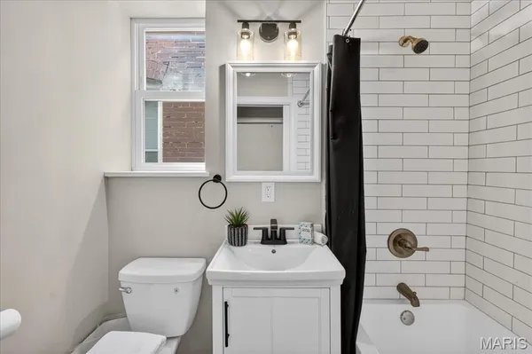 $439,000 | 3420 Humphrey Street, St. Louis, MO 63118