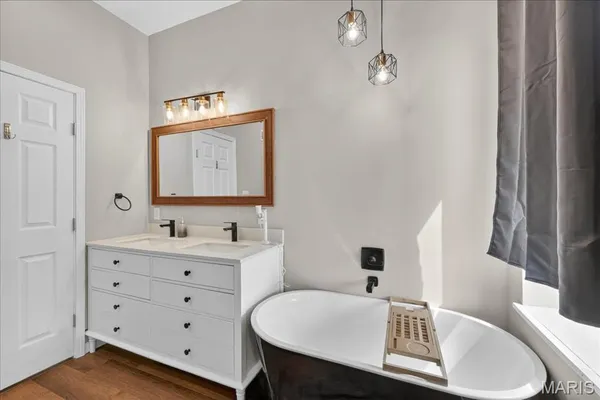 $439,000 | 3420 Humphrey Street, St. Louis, MO 63118