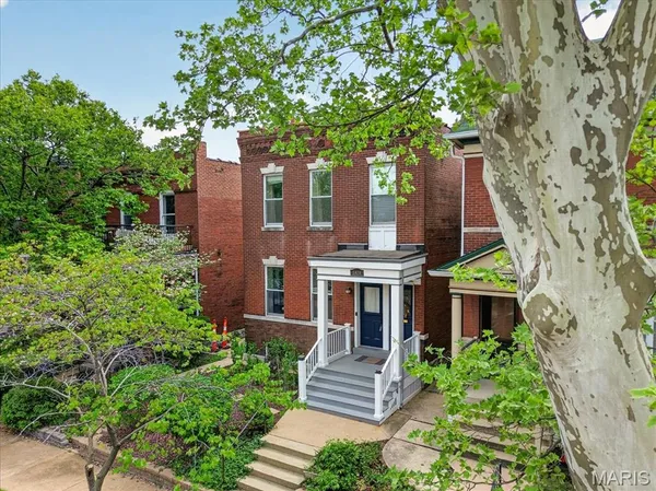 $439,000 | 3420 Humphrey Street, St. Louis, MO 63118