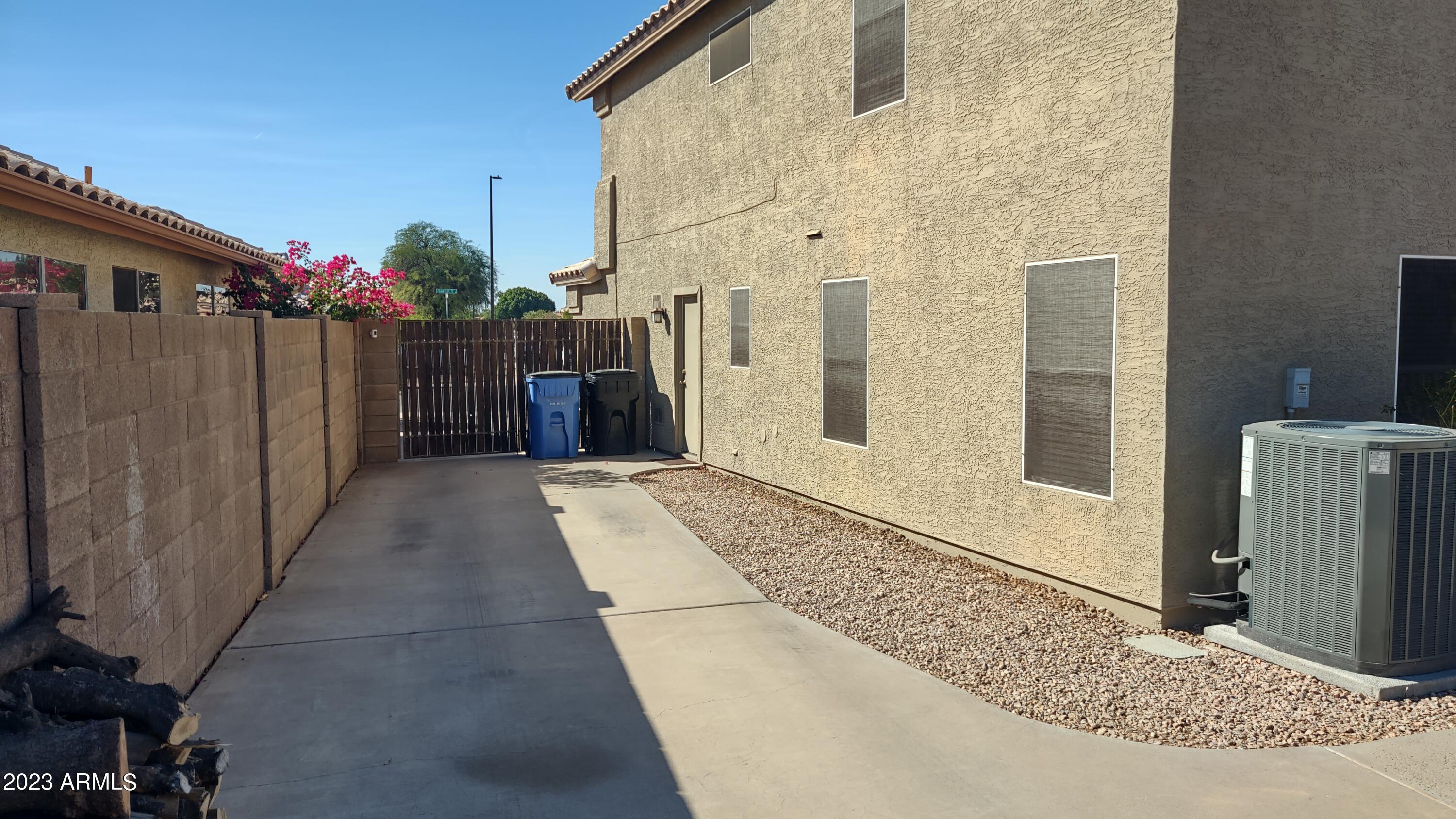 35 South Garnet Road Gilbert, AZ 85296 - Photo 6 of 36 IMG_20231102_134653112_HDR