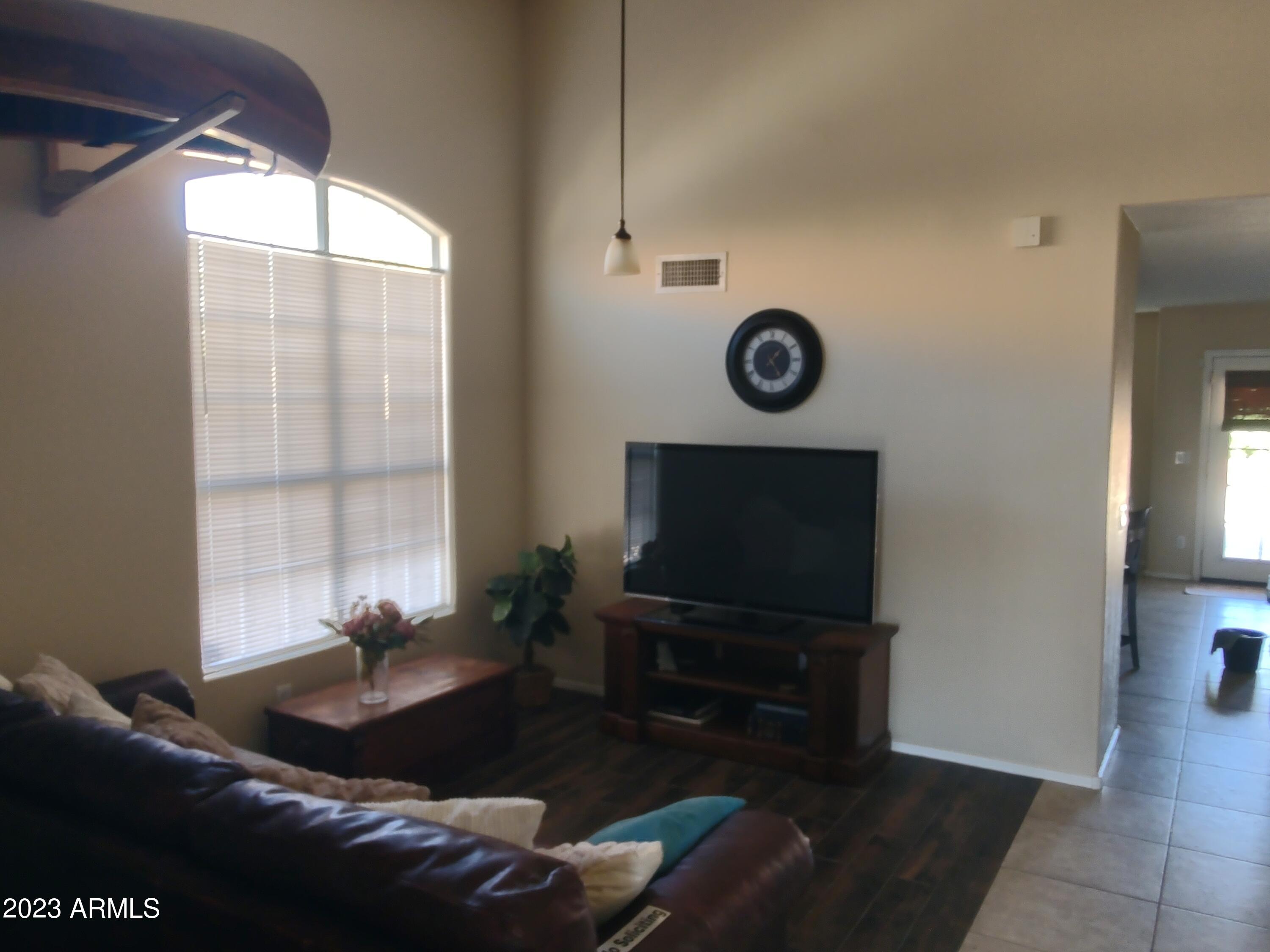 35 South Garnet Road Gilbert, AZ 85296 - Photo 10 of 36 IMG_20231102_132711997