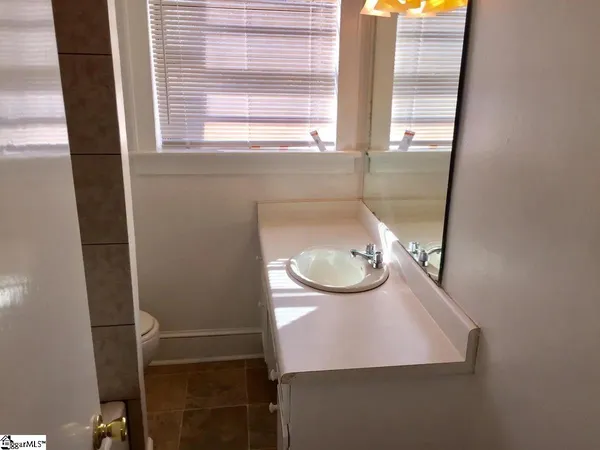 $1,650 | 122 Circle Drive, Greer, SC 29650