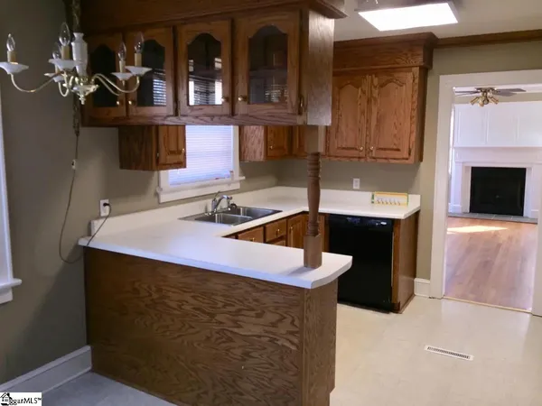 $1,650 | 122 Circle Drive, Greer, SC 29650
