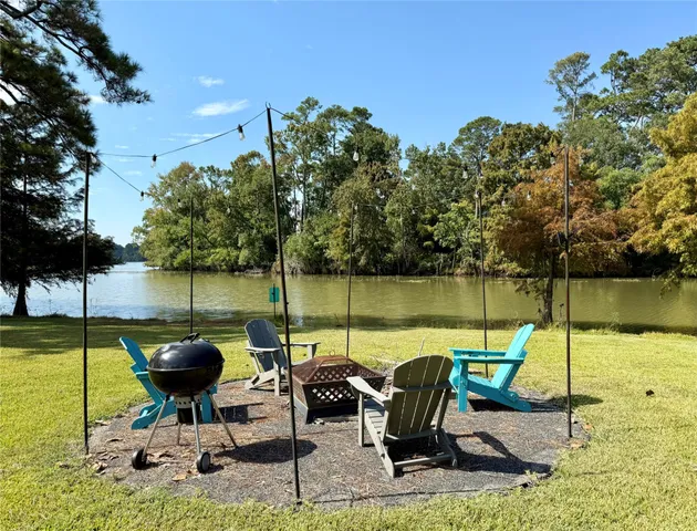 $199,990 | 1519 West Lake Drive, Houston, TX 77336