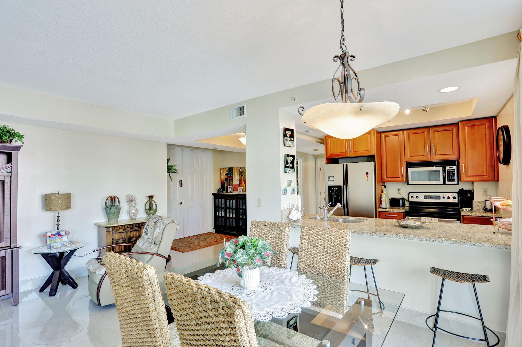 3210 Northeast 5th Street, Unit 202 Pompano Beach, FL 33062 - Photo 9 of 41 Photo 9