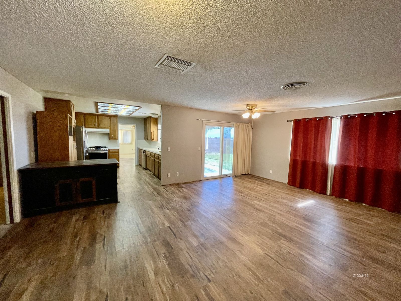 701 West Bataan Avenue Ridgecrest, CA 93555 - Photo 10 of 40
