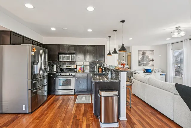 $464,990 | 2834 Forestview Drive, Carpentersville, IL 60110