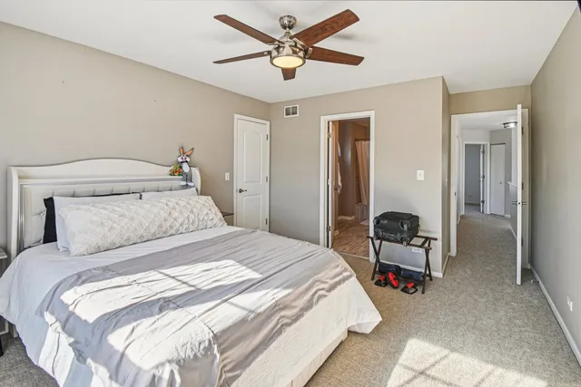 $464,990 | 2834 Forestview Drive, Carpentersville, IL 60110