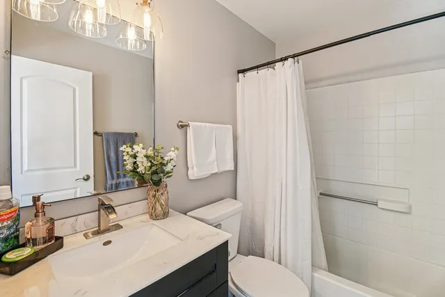 $464,990 | 2834 Forestview Drive, Carpentersville, IL 60110