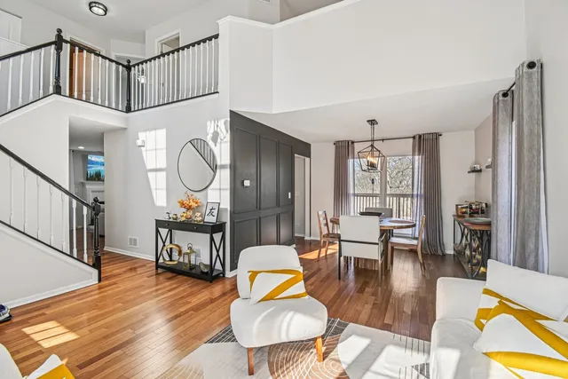 $464,990 | 2834 Forestview Drive, Carpentersville, IL 60110