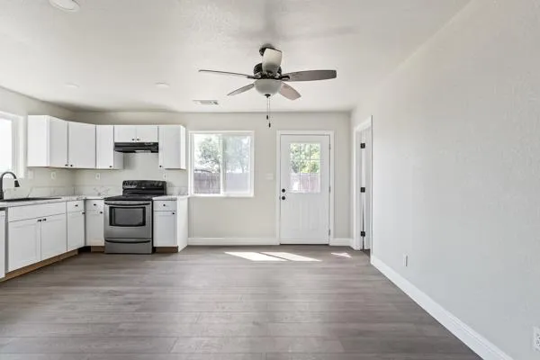 $319,000 | 2557 East Stanford Avenue, Pixley, CA 93256