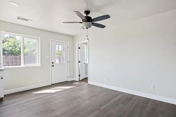 $319,000 | 2557 East Stanford Avenue, Pixley, CA 93256