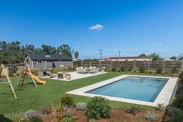 $319,000 | 2557 East Stanford Avenue, Pixley, CA 93256