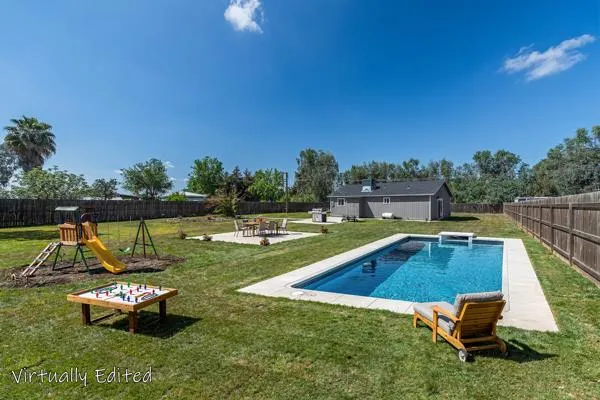 $319,000 | 2557 East Stanford Avenue, Pixley, CA 93256