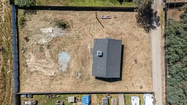 $319,000 | 2557 East Stanford Avenue, Pixley, CA 93256