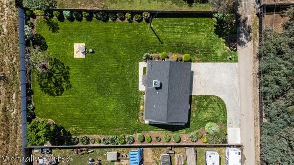 $319,000 | 2557 East Stanford Avenue, Pixley, CA 93256