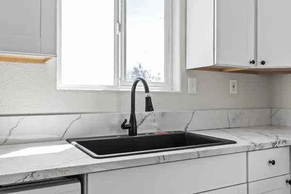 $319,000 | 2557 East Stanford Avenue, Pixley, CA 93256